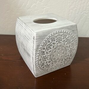 Art House Tissue Box Cover with Floral Design